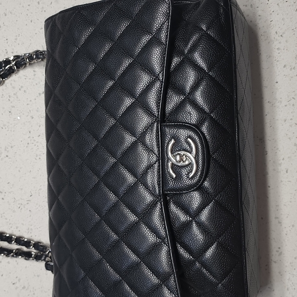 Chanel Caviar Maxi Double Flap Antique Silver HW - Picture 4 of 16